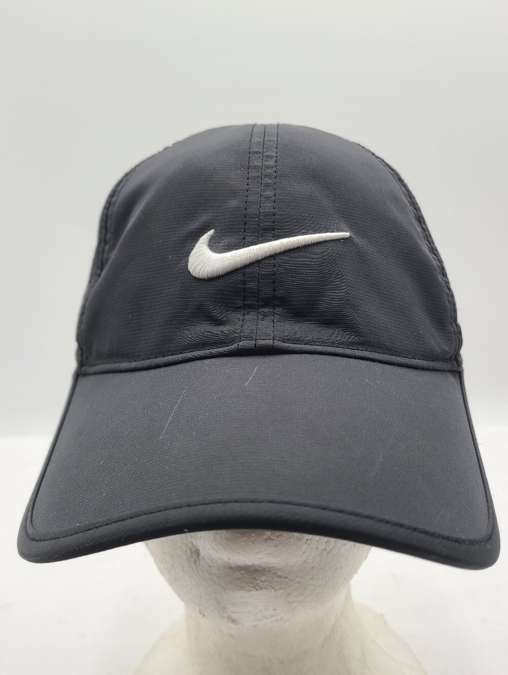 B55 Nike Golf Black Gray Hat Adjustable strap back embroidered swoosh Nikegolf